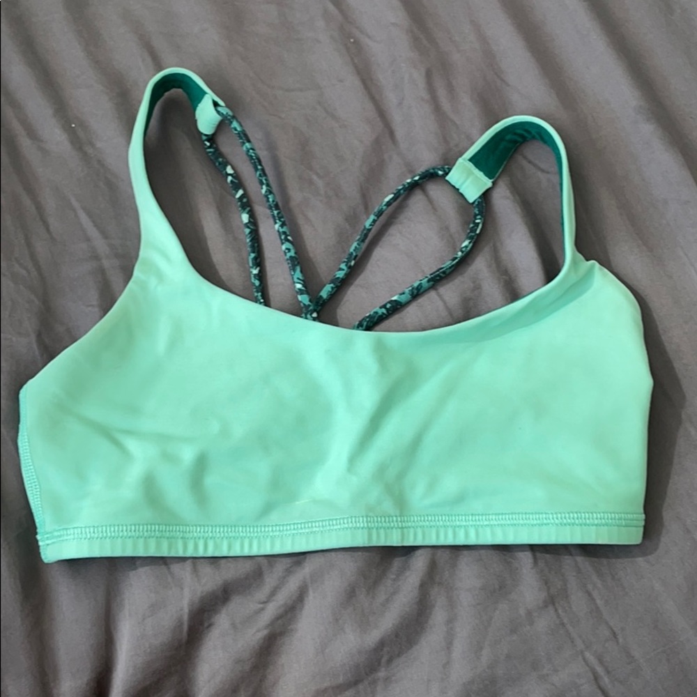 Lululemon sports bra
